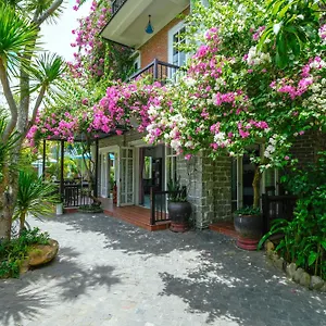 4* Semesteranläggning (resort) Blooms Boutique Village